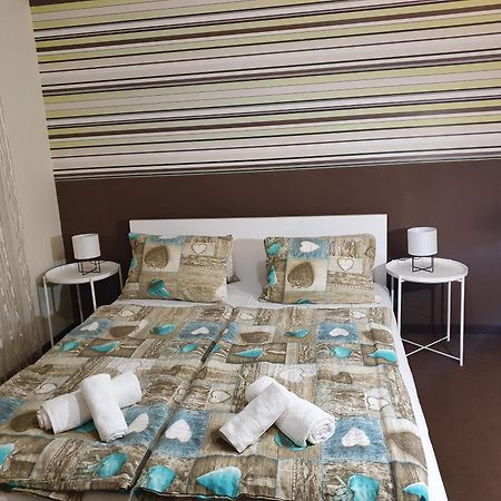 Doris Apartments Siofok Luaran gambar