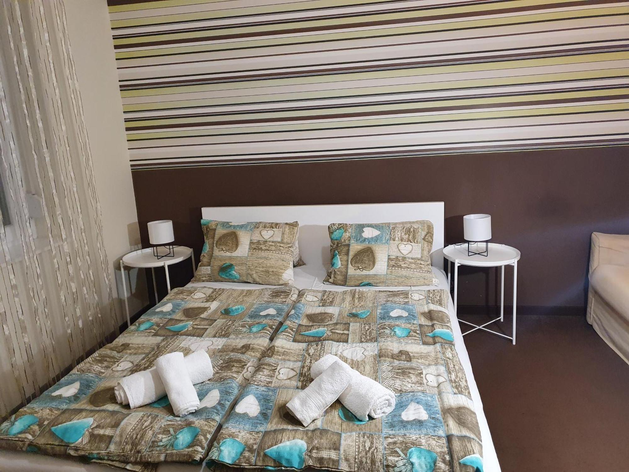 Doris Apartments Siofok Luaran gambar