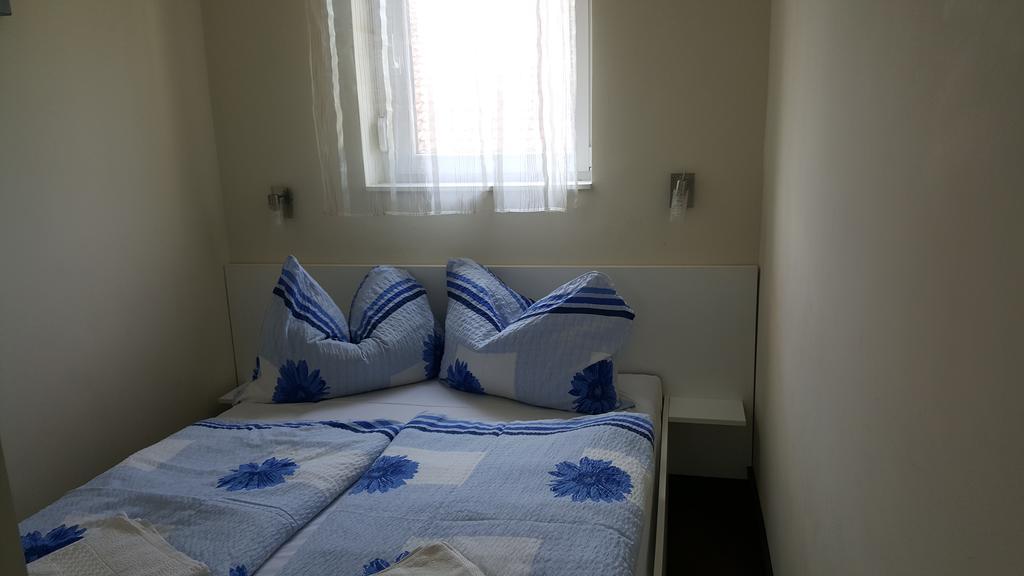 Doris Apartments Siofok Luaran gambar