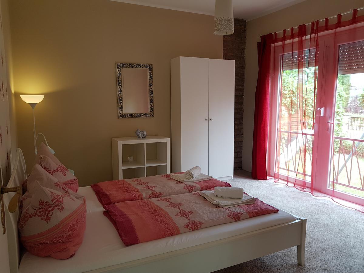 Doris Apartments Siofok Luaran gambar