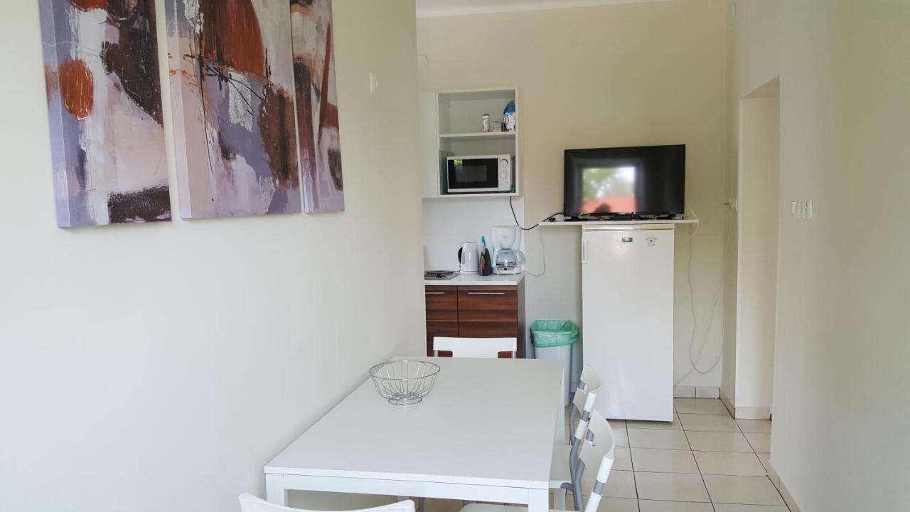Doris Apartments Siofok Luaran gambar